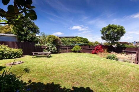 Photo of property in 50 Messenger Terrace, Oakura, 4314