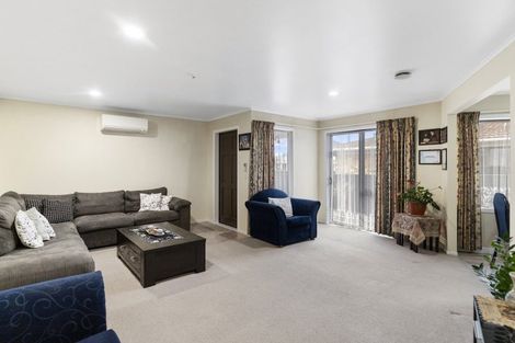 Photo of property in 14 Holloway Place, Forest Lake, Hamilton, 3200