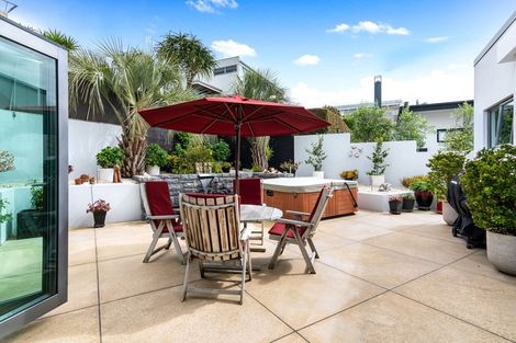 Photo of property in 26 Courtneys, West Harbour, Auckland, 0618