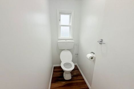 Photo of property in 6 Golf Road, Manor Park, Lower Hutt, 5019