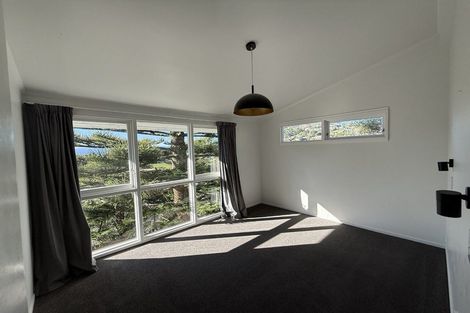 Photo of property in 12 Chartwell Drive, Crofton Downs, Wellington, 6035