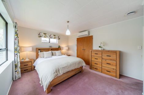 Photo of property in 32 Clearwater Terrace, Brown Owl, Upper Hutt, 5018