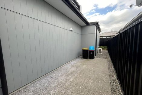 Photo of property in 21 Bill Miller Drive, Papamoa, 3118
