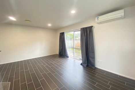Photo of property in 20 Lisa Rise, Half Moon Bay, Auckland, 2012