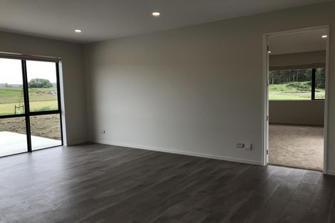 Photo of property in 13 Mclachlan Way, Pokeno, 2471