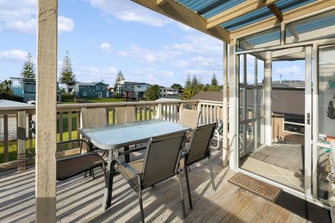 Photo of property in 61 Seaforth Road, Waihi Beach, 3611