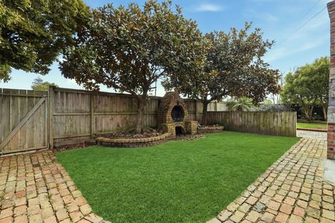 Photo of property in 49 Springs Road, Parakai, 0830