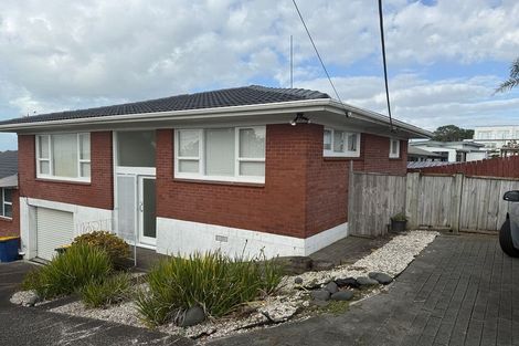 Photo of property in 1/51 Target Road, Totara Vale, Auckland, 0629