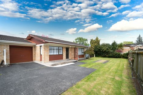 Photo of property in 2/31 Ti Nana Crescent, Henderson, Auckland, 0610