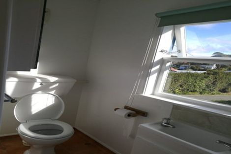 Photo of property in 104 Parkvale Road, Karori, Wellington, 6012