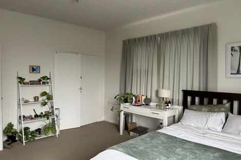 Photo of property in 2 Foyle Street, Island Bay, Wellington, 6023