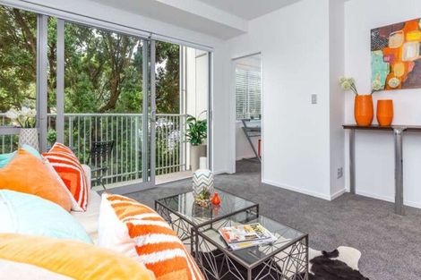 Photo of property in Shoal Haven Apartments, 212a/130 Anzac Street, Takapuna, Auckland, 0622