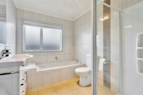 Photo of property in 10 Nirmal Place, Sunnyvale, Auckland, 0612