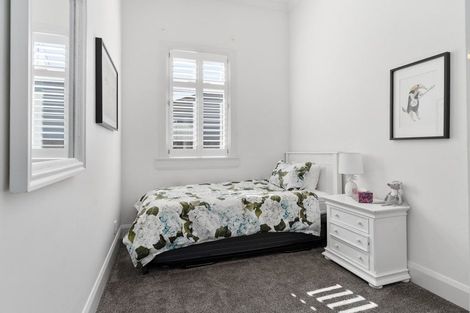 Photo of property in 63 Dublin Street, Martinborough, 5711