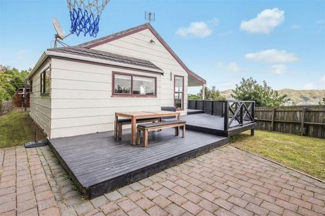 Photo of property in 140 Mark Avenue, Grenada Village, Wellington, 6037