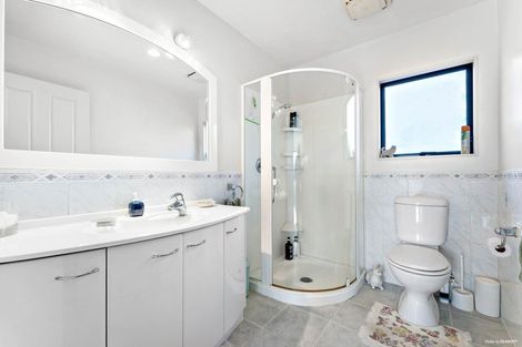 Photo of property in 16 Sunny Crescent, Huapai, Kumeu, 0810