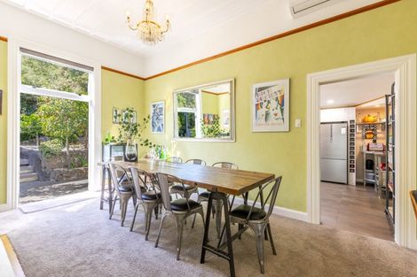 Photo of property in 27 Main Street, Hospital Hill, Napier, 4110