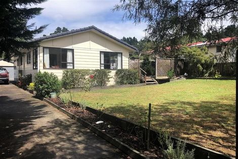 Photo of property in 2 Bogle Grove, Stokes Valley, Lower Hutt, 5019