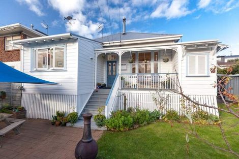 Photo of property in 1-2/19 Robert Street, Ellerslie, Auckland, 1051
