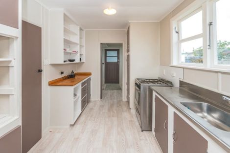 Photo of property in 35 Matipo Street, Castlecliff, Whanganui, 4501