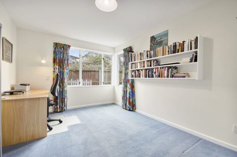 Photo of property in 17 Seagrave Place, Ilam, Christchurch, 8041