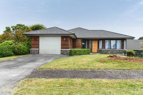 Photo of property in 10 Saint Ives Grove, Whalers Gate, New Plymouth, 4310