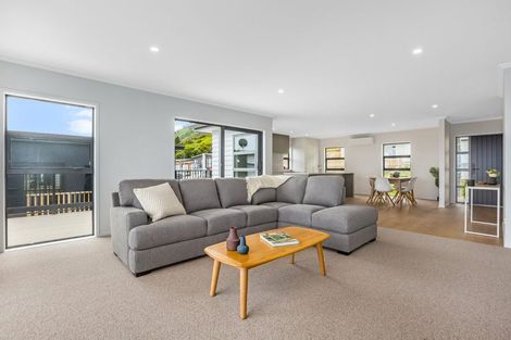 Photo of property in 8 Wilson Way, Waikanae, 5036