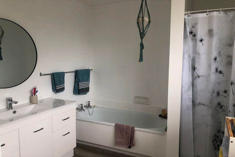 Photo of property in 64 Te Rauparaha Street, Otaki, 5512