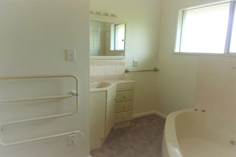 Photo of property in 7 Hillcrest Place, Avonhead, Christchurch, 8042