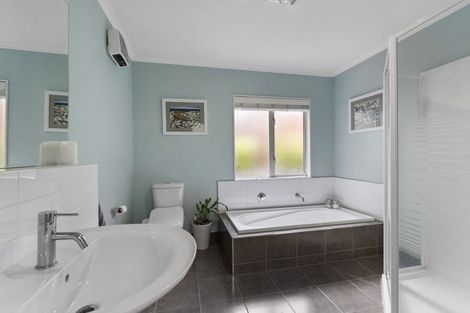 Photo of property in 58 Wood Leigh, Paraparaumu Beach, Paraparaumu, 5032