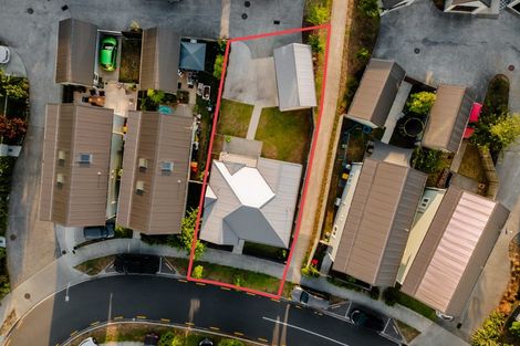 Photo of property in 5 Stitchbird Crescent, Papakura, 2110