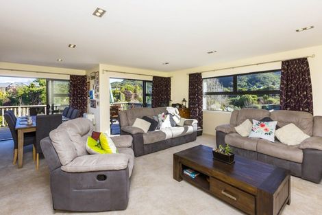 Photo of property in 98 Kirton Drive, Riverstone Terraces, Upper Hutt, 5018