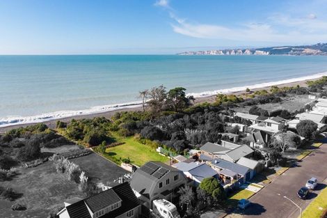 Photo of property in 16 Collison Terrace, Haumoana, 4102