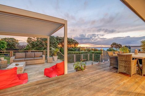 Photo of property in 88 Tiri Road, Tindalls Beach, Whangaparaoa, 0930