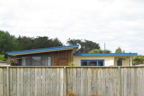 Photo of property in 31 Broadway Avenue, Waikuku Beach, 7473