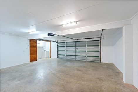 Photo of property in 8 Chardon Place, Henderson, Auckland, 0612