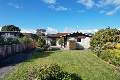 Photo of property in 80 Gray Avenue, Paraparaumu Beach, Paraparaumu, 5032