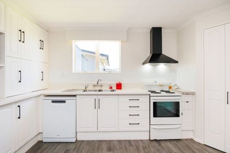 Photo of property in 8 Milne Street, Sanson, 4817