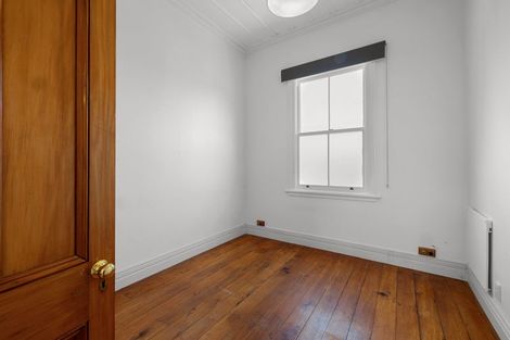 Photo of property in 1 Gaine Street, New Plymouth, 4310