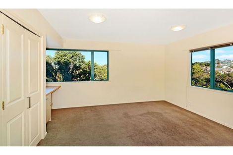 Photo of property in 2/23 Barker Rise, Northcross, Auckland, 0632