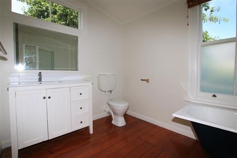 Photo of property in 2a Roseberry Avenue, Birkenhead, Auckland, 0626