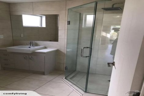 Photo of property in 4 Ballyboe Place, Pinehill, Auckland, 0632