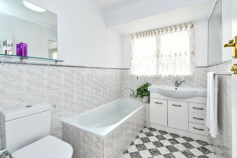 Photo of property in 75 Ridge Road, Howick, Auckland, 2014