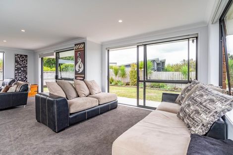 Photo of property in 32 Kedge Drive, Mangawhai, 0505
