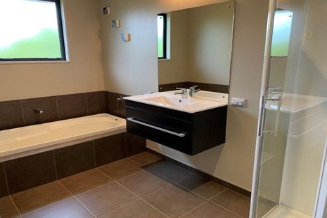 Photo of property in 32 Ash Avenue, Albert Town, Wanaka, 9305