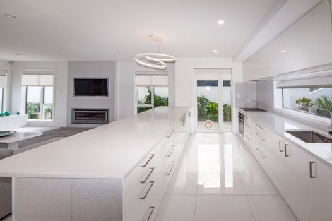 Photo of property in 5 Farnworth Terrace, Churton Park, Wellington, 6037