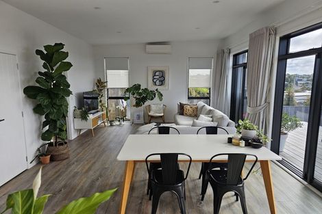 Photo of property in 19a Braemar Road, Rothesay Bay, Auckland, 0630