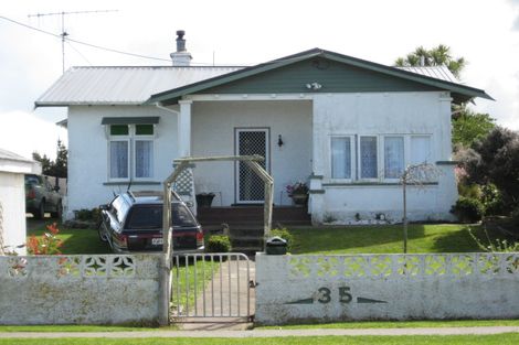 Photo of property in 35 Manuka Street, Castlecliff, Whanganui, 4501