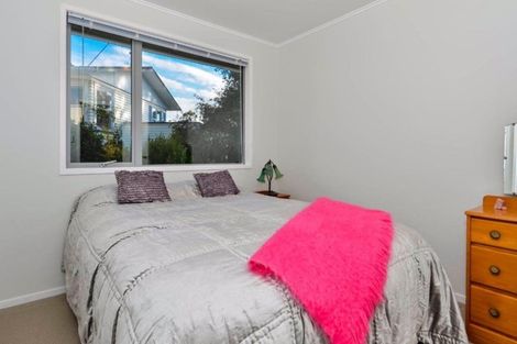 Photo of property in 28 Infidel Place, Torbay, Auckland, 0630