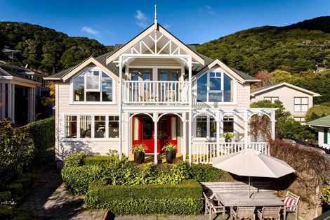 Photo of property in 10 Tui Road, Days Bay, Lower Hutt, 5013